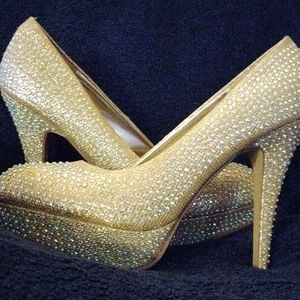 Pierre Dumas gold high heels size 10 gold / crystals